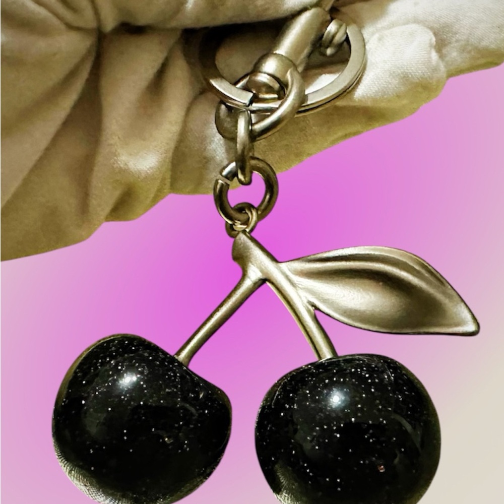 Black Cherry keychain Pendant with silver color - Picture 6 of 8